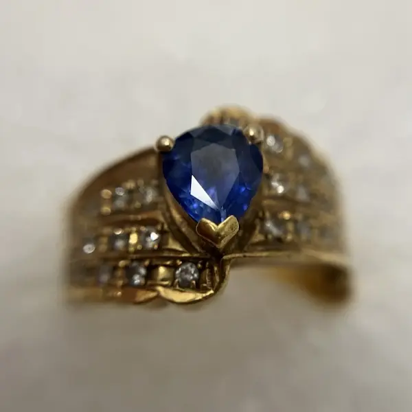 サファイア　0.88ct