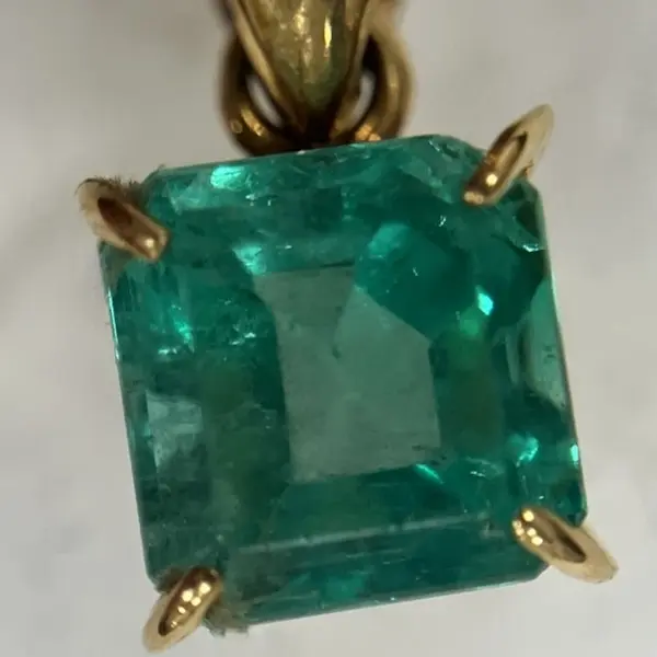 エメラルド　0.5ct