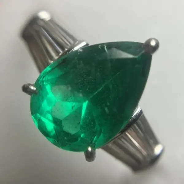 エメラルド　1.6ct