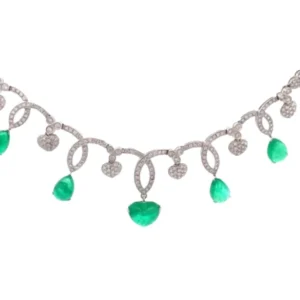K18 エメラルド・ダイヤモンド ネックレス 5.869 ct 1.692・2.366・2.162・2.053・D2 ct