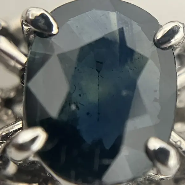 サファイア　0.8ct