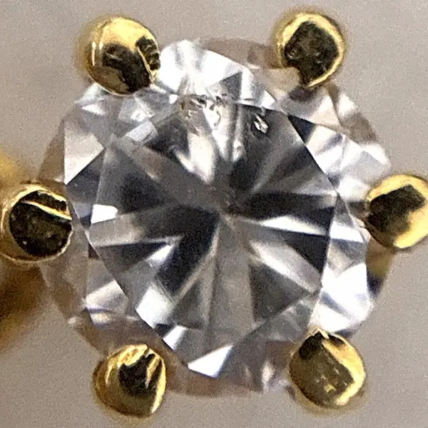 ダイヤモンド　0.68ct