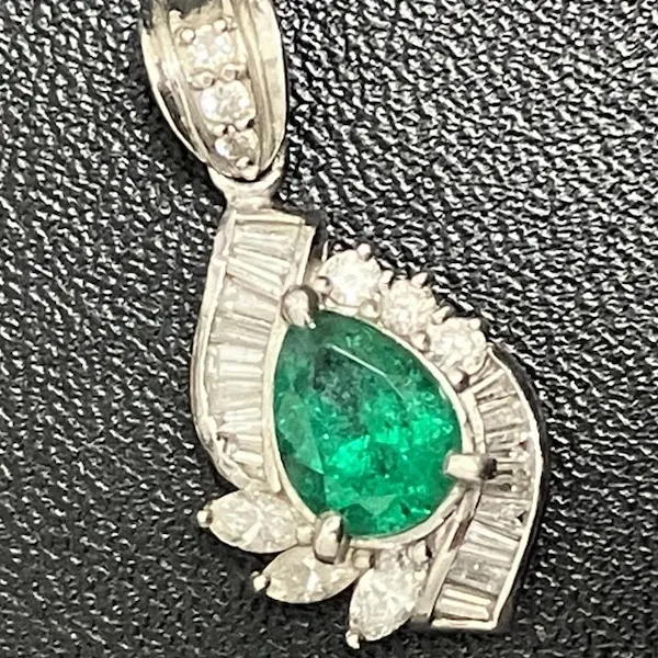 エメラルド　1.13ct