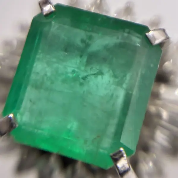 エメラルド　1.3ct