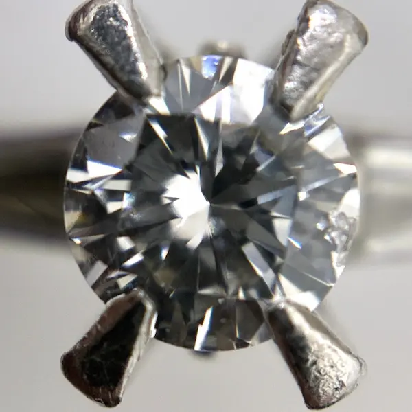 ダイヤ　0.36ct
