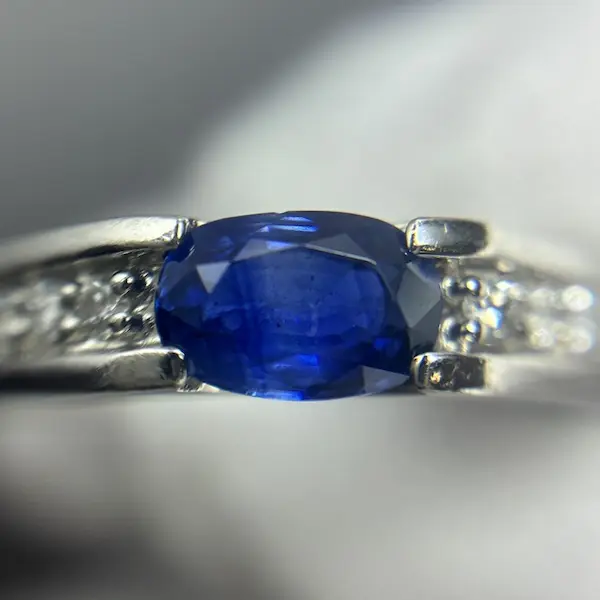 サファイア　0.63ct