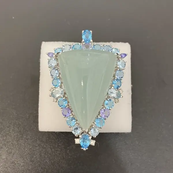 アクアマリン　49.82ct