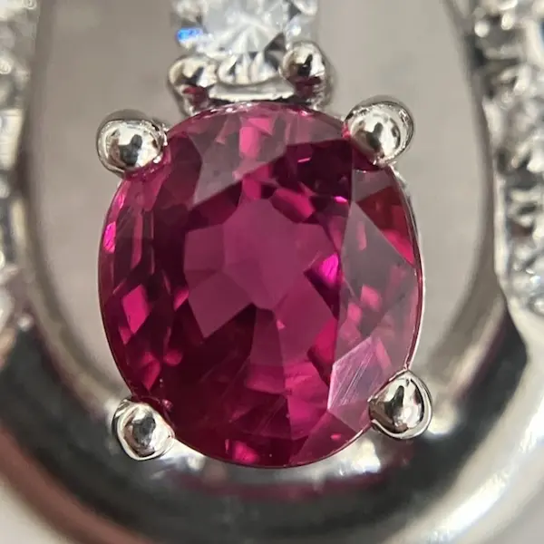 ルビー 0.7ct