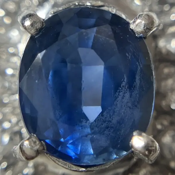 サファイア　0.8ct