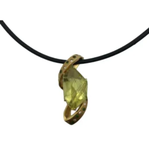 K18 クォーツ・グリーンガーネット ネックレス/ペンダントトップ 32.36 ct 0.38・0.13 ct