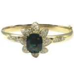 K18 サファイア・ダイヤモンド バングル 6.13 ct D1.19 ct