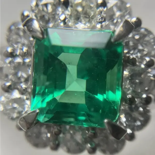 エメラルド　1.02ct