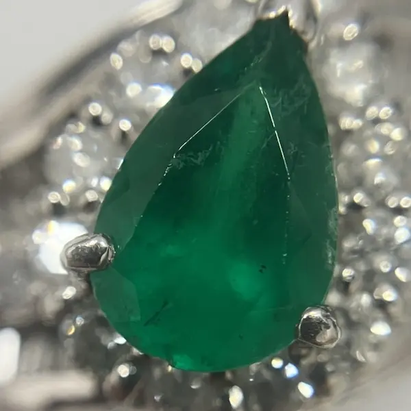 エメラルド　0.8ct