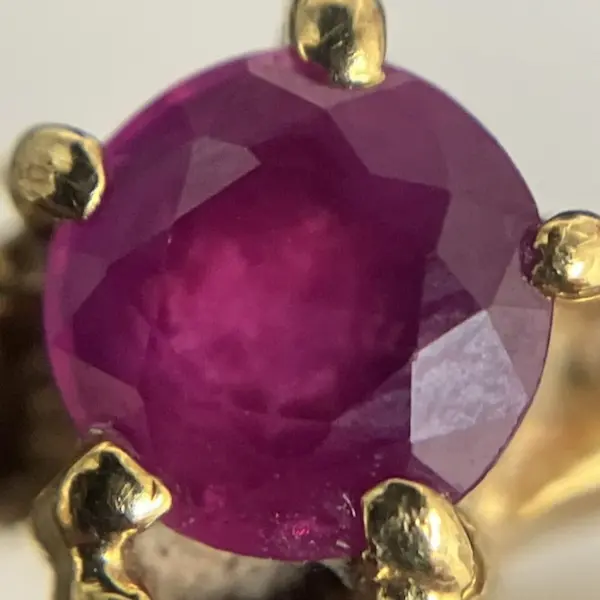 ルビー　0.72ct