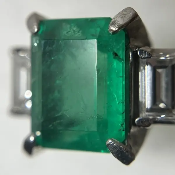 エメラルド　1.02ct