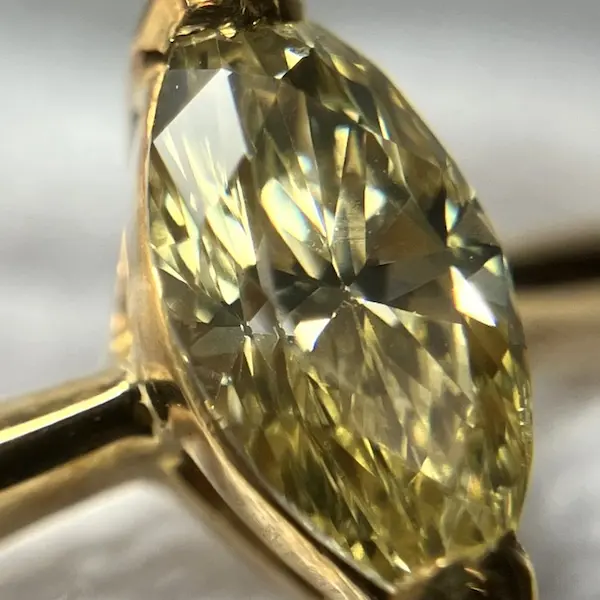 イエローダイヤ　0.285ct