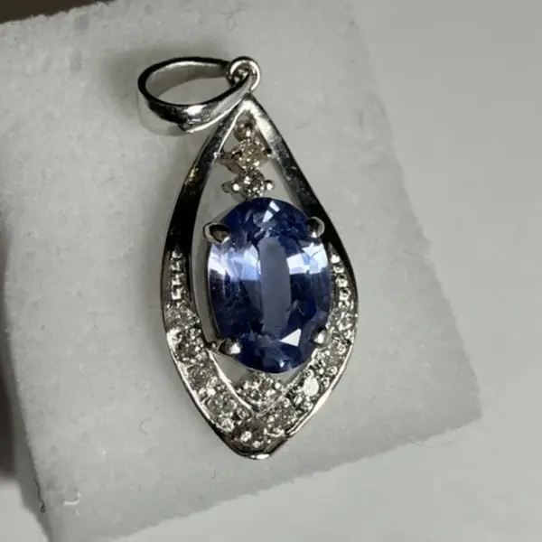 サファイア　2.39ct