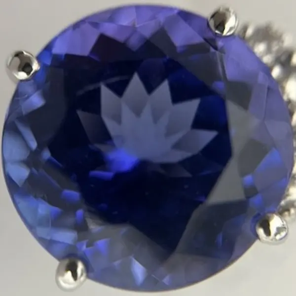 タンザナイト　5.1ct