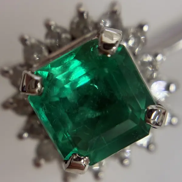 エメラルド　0.5ct