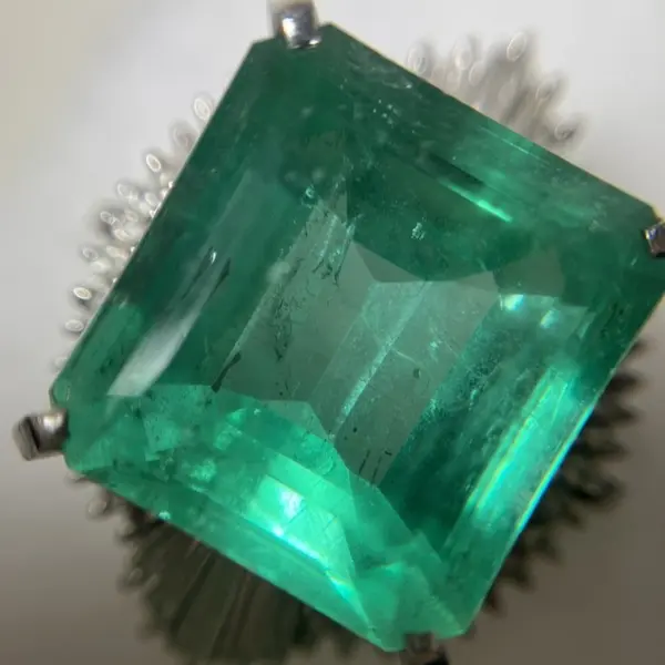 エメラルド　12.12ct