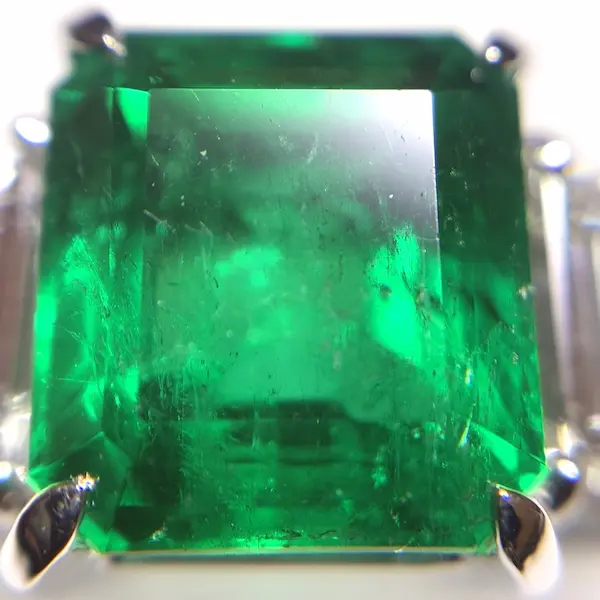 エメラルド　2.55ct
