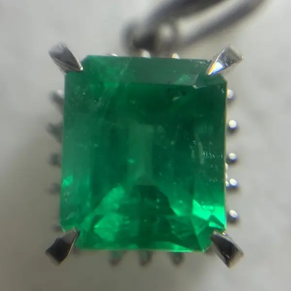 エメラルド　2.5ct