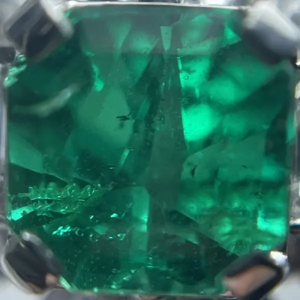 エメラルド　1.35ct