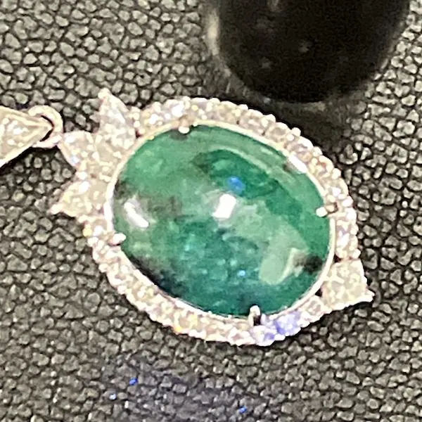 トラピッチエメラルド　3.39ct