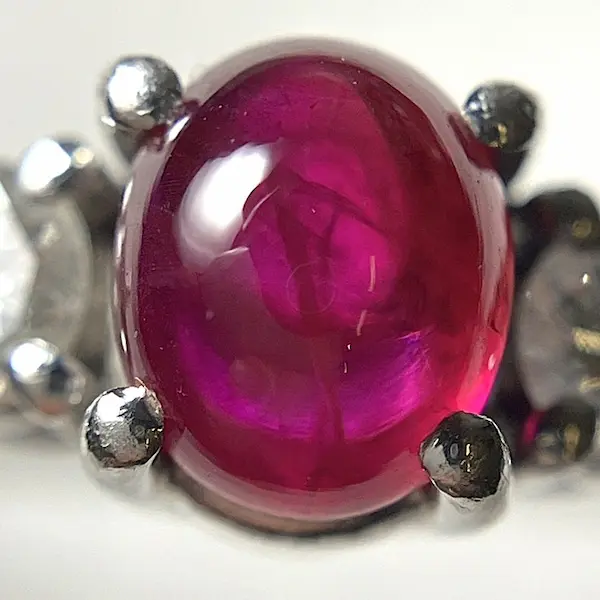 ルビー　0.72ct
