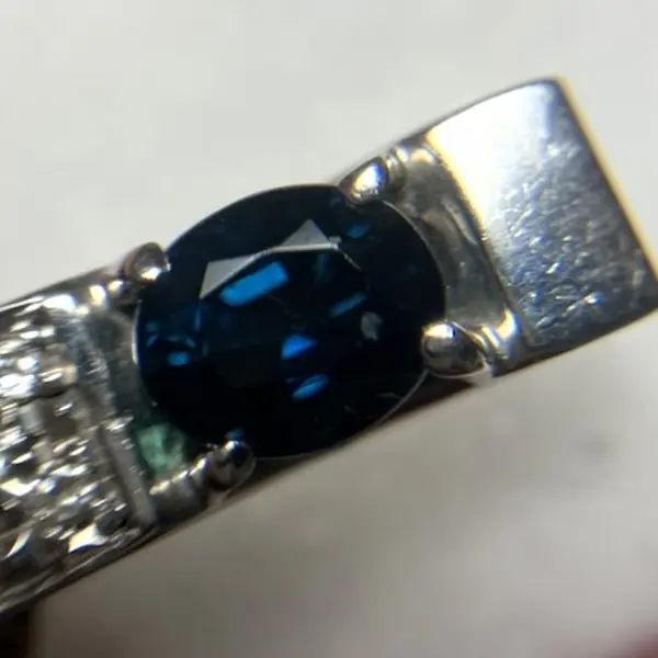 サファイア　1.01ct