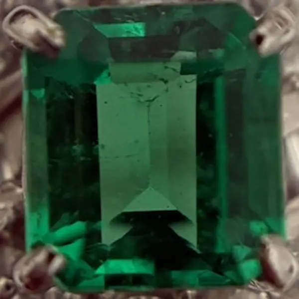 エメラルド　0.55ct