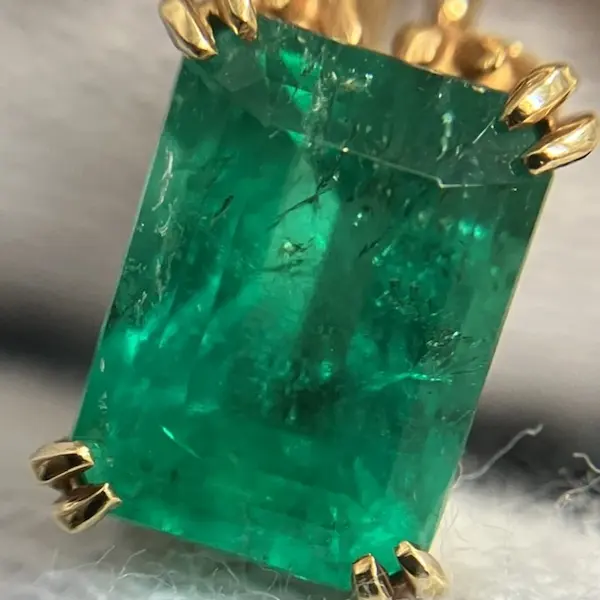 エメラルド　2.1ct