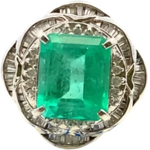 Pt･Pm900 コロンビア産エメラルド・ダイヤモンド リング 4.85・0.82ct