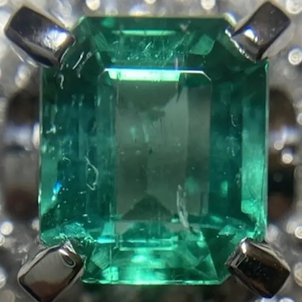 エメラルド　0.53ct