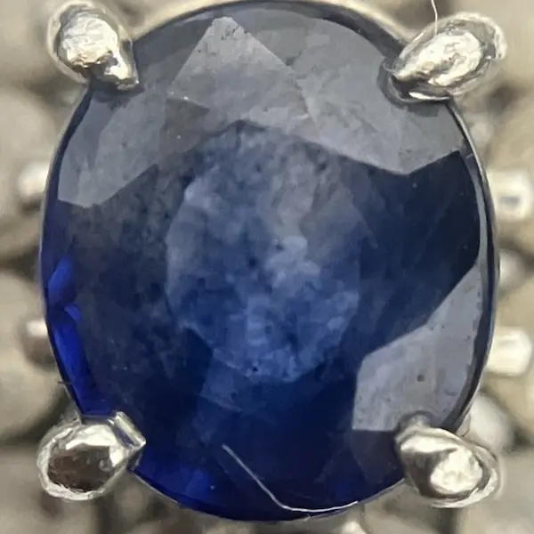 サファイア　0.66ct