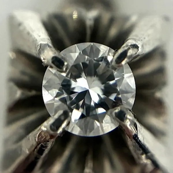 ダイヤ　0.18ct
