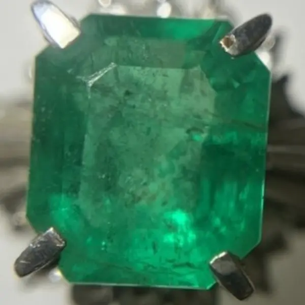 エメラルド　2.77ct