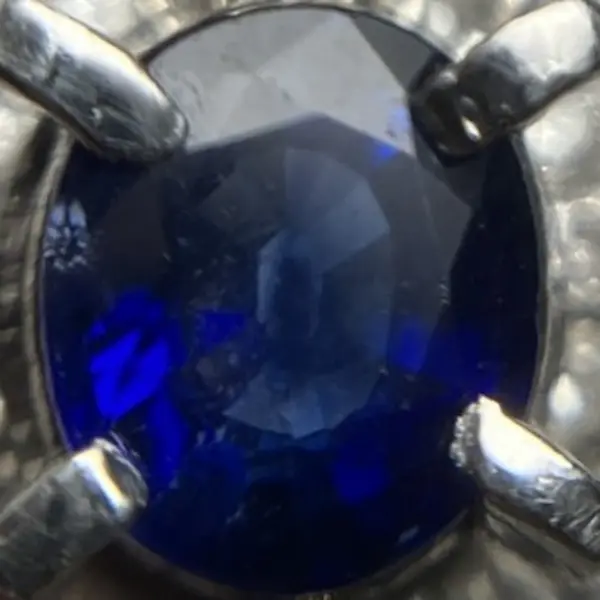 サファイア　0.6ct