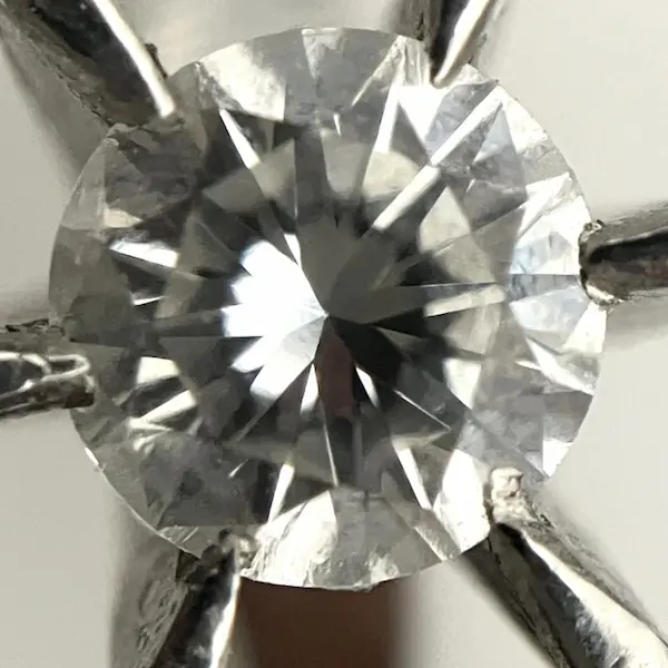 ダイヤ　0.39ct
