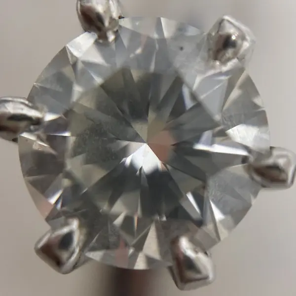 ダイヤ　0.69ct