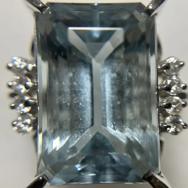 アクアマリン　7.64ct