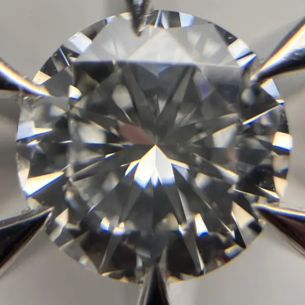 ダイヤ　0.7ct
