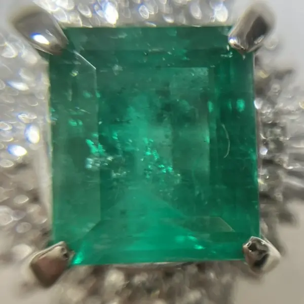 エメラルド　2.84ct