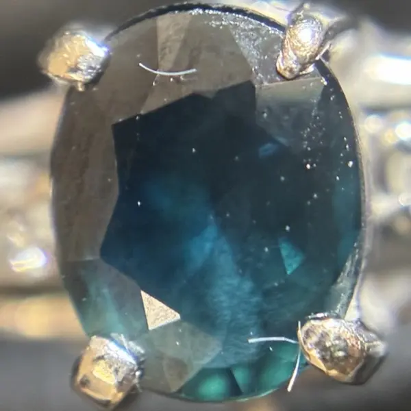 サファイア　0.56ct