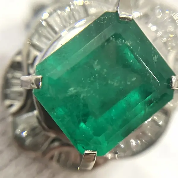 エメラルド　3ct