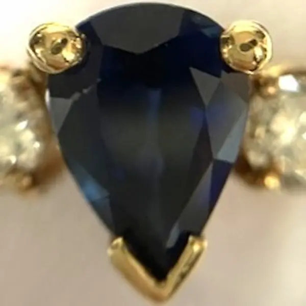 サファイア　0.68ct