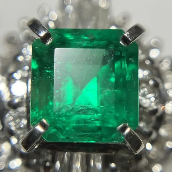 エメラルド　0.63ct