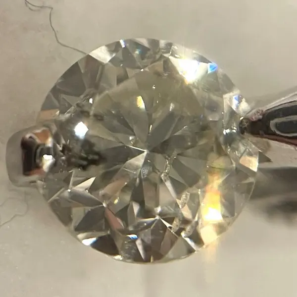ダイヤ　0.85ct