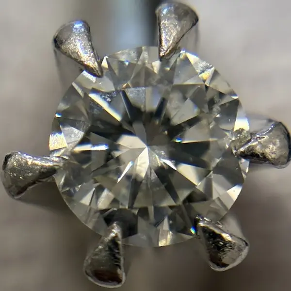 ダイヤ　0.37ct