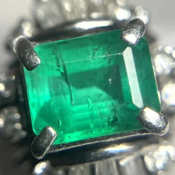 エメラルド　0.4ct